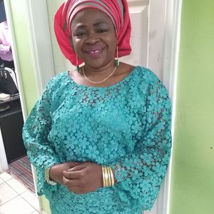 Meet your Posher, Lola